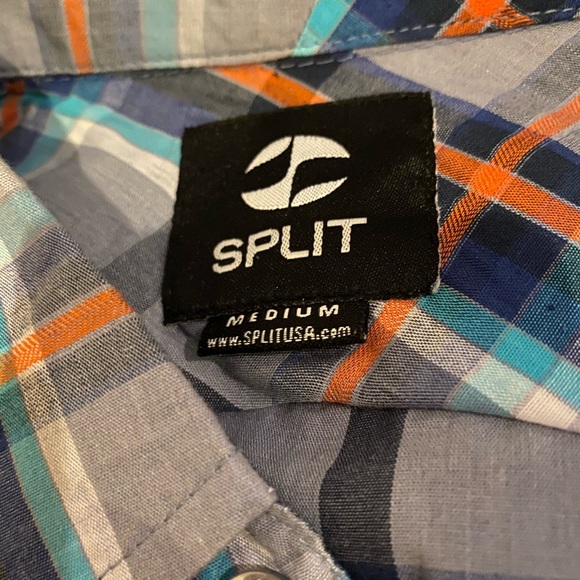 Split long sleeve button down shirt. - Picture 2 of 3